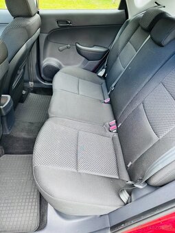 HYUNDAI i30 1.4 i, 115 TIS KM, 1 MAJITEL PO ROZVODECH A STK - 15