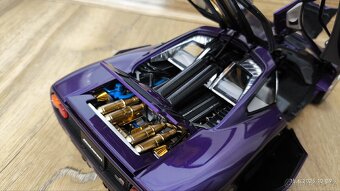 Model McLaren F1 1:18 LCD Models - 15