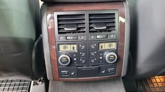 VW Touareg 3,0 TDi 165kW 24v V6 4x4 Individuál - 15