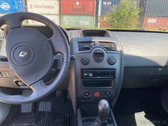 Renault Megane 1.6 i - 15