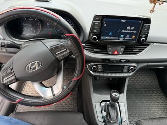 Hyundai i30, (1.6crd-85kw) - 15