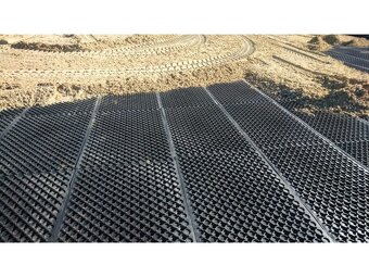 Podlahové desky Paddock zátěžové děrované z PVC 117x 84cm - - 15