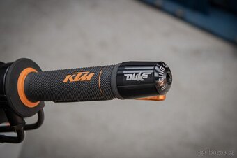 KTM 990 Super Duke R - 15