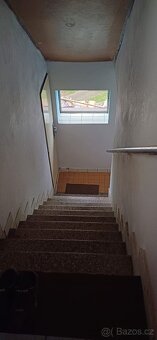 RD dům 2 bytové jednotky + velká půda Rovensko pod Troskami - 15