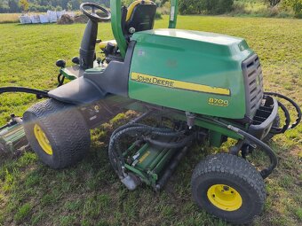 John Deere 8700 vřetenová sekačka - 15