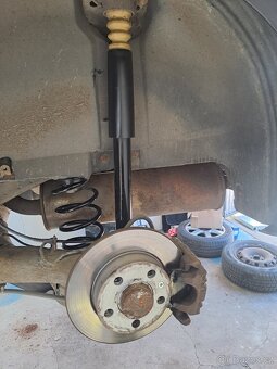Volkswagen Golf IV 1.6 - 15