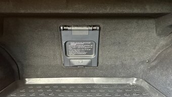 Lexus IS 220d, 2009, 130 kW, 2x ALU, 2. majitel - 15
