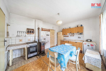 Prodej rodinného domu 4+1, 90m² v Rokycanech, ul. Polní - 15