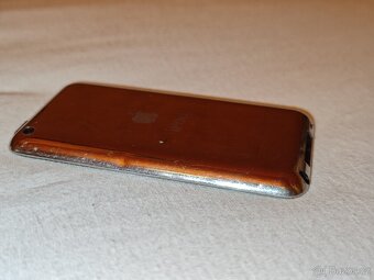 ipod touch 4.generace 8GB A1367 - 15