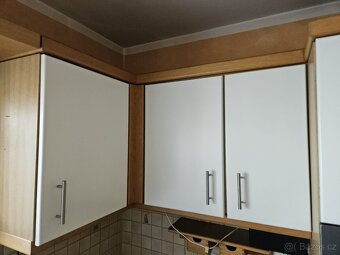 Moderní kuchyňská linka se spotřebiči - 15
