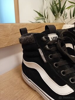 Vans zateplené tenisky vel. 40,5 kožené unisex - 15