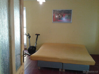 Rodinný dům s prodejnou potravin v centru obce - 15