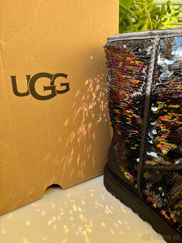 Fantastické zimní válenky zn. UGG, vel. 40 - 15