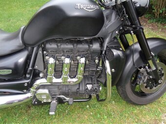 Triumph Rocket III Roadster r.v. 2011 - 15