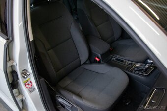 VOLKSWAGEN E-GOLF VARIANT - 15