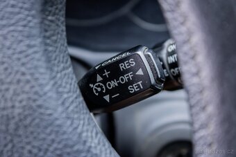 Toyota Land Cruiser J12 3,0 - 15