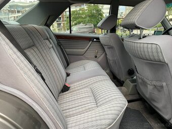 Mercedes Benz 300 D - 15