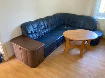 Skříňka nábytková nízká čalouněná koženkou za 500 kč - 15