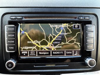 VOLKSWAGEN SHARAN 2.0TDI BIXENONY,PANORAMA,KAMERA,KŮŽE,TAŽNÉ - 15