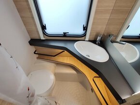 Obytný přívěs Fendt Apero 495 SG nový skladem - 15