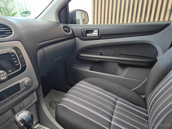 Ford Focus 2.0 i - 15