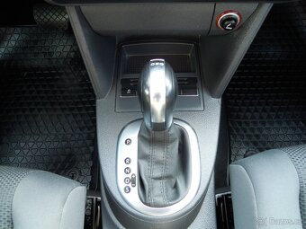 Volkswagen Touran 1.6TDi 7 MÍST-SERVIS-VSTŘIKY - 15