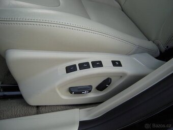 Volvo V60 2,4 D6 PHEV Luxusní vůz - 15