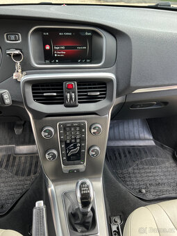 Volvo V40 D2 2.0L 120k Summum - 15