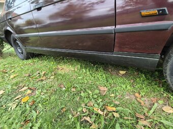 Dily z auta  sedan e34 bmw - 15