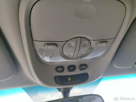 KIA SORENTO 2.5CRDI 4x4 103KW AUTOMAT SERVISKA - 15