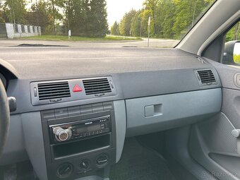 Škoda Fabia 1.4 Mpi najeto 77.000, původ ČR - 15