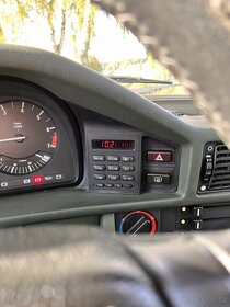 BMW 525i E28 - Airbag, ABS, palubák, šíbr - 15