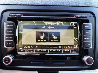 VOLKSWAGEN SHARAN 2.0TDI KŮŽE,KAMERA,XENONY,TAŽNÉ,PANORAMA, - 15