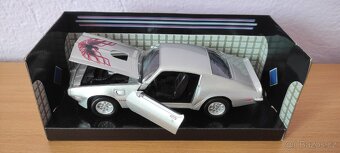 Modely aut 1/24 - Motormax 1 - 15