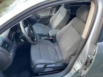 Volkswagen Golf 5 Variant 2.0 TDi Rok 2008 - 15