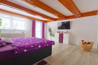 Rozmanitá usedlost s rozsáhlými pozemky 64 544 m² — Rochov u - 15