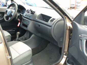 Škoda Roomster 1,4 16V serviska,model r.2013 - 15