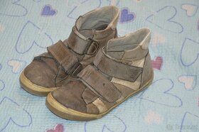 32 33 Adidas goretex Essi DZO Santé boty sandálky - 15