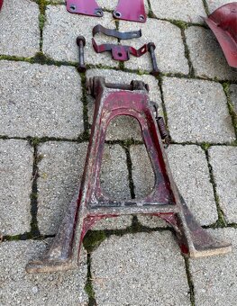 Jawa ČZ 250 350 kyvacka - dily - 15