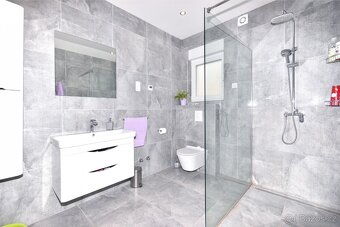 ☀Vodice(HR)-Zariadený 2-podlažný luxusný rodinný dom☀ - 15