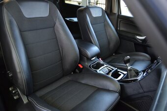 Ford S-Max 2.0 TDCI 120kW Titanium TOP STAV - 15