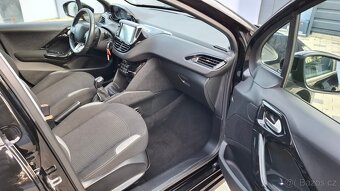 Peugeot 208 1,0 VTI - 50kw. KRÁSNÝ STAV - NAJETO: 70 tis km - 15