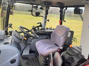 Kolový traktor Steyr 4110 Multi s čelním nakladačem - 15