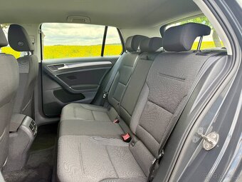 Volkswagen e-Golf,  32kWh,SoH 89%,CCS,NAVI, s DPH 349 000,- - 15