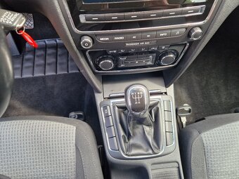 Škoda Superb 2 1,6 TDI, 77 KW xenony - 15