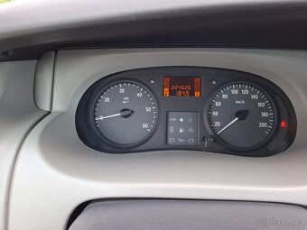 Opel Vivaro 1.9 CDTI 74 kW r.v. 11/2005 9 míst - 15