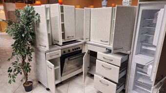 Rohová kuchyňská linka německé výroby - 15