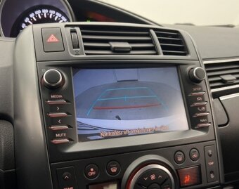 TOYOTA VERSO - 15