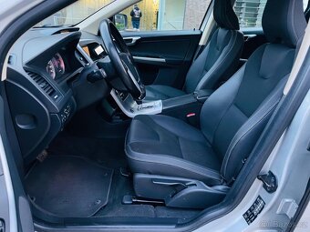 Volvo XC60 2.4SD 5VÁLEC 4x4 AUTOMAT VÝHŘEV TAŽNÉ SENZORY - 15