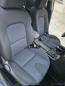 Mazda 3 Sedan 1.6 benzin 77 kW r.v. 2006, 158.000 km - 15